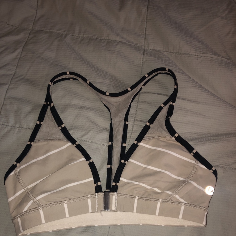 Lululemon sports bra